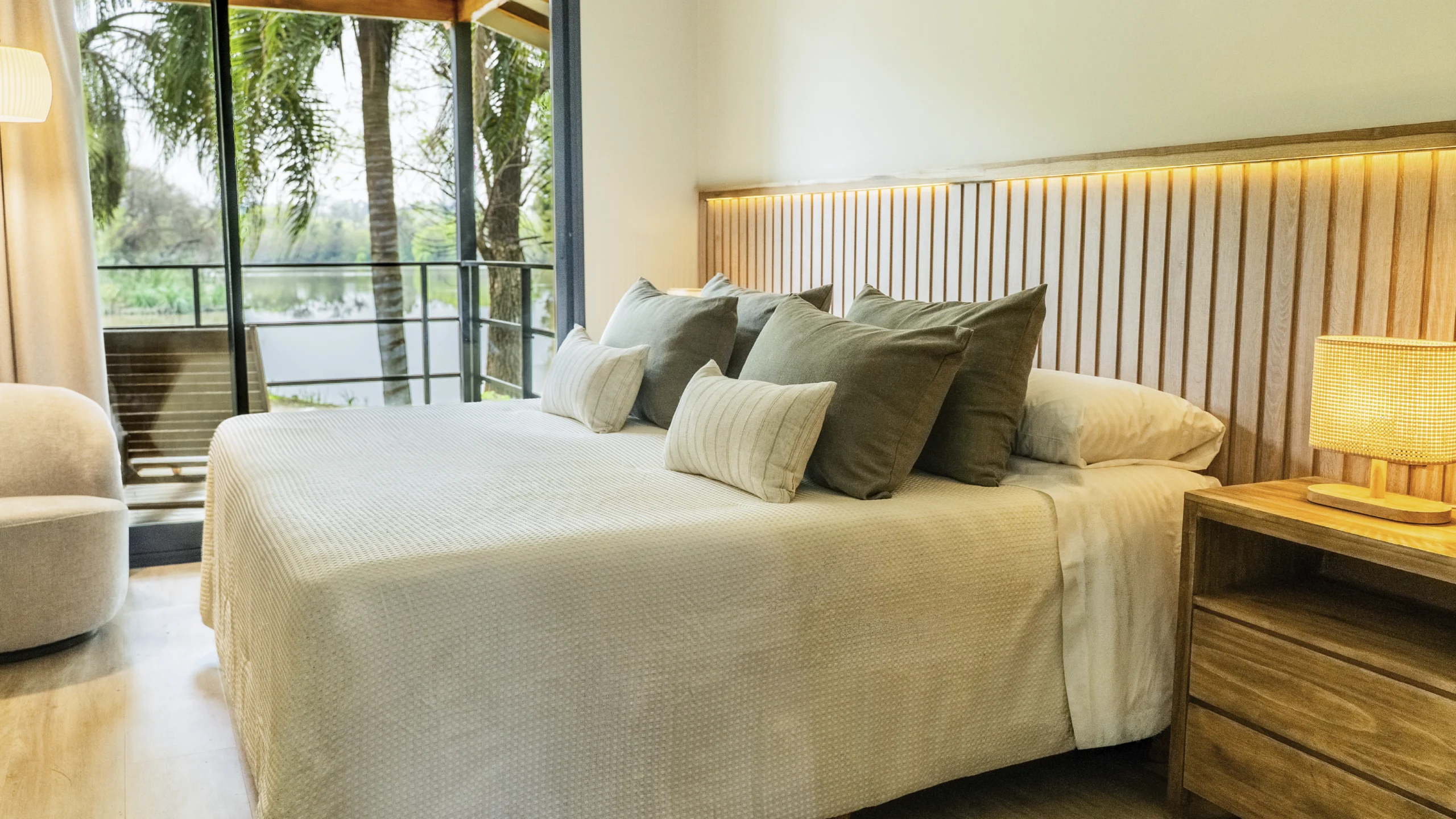 1-Eco-Suites-Sommier-King-Vistas-Al-Rio-Tigre