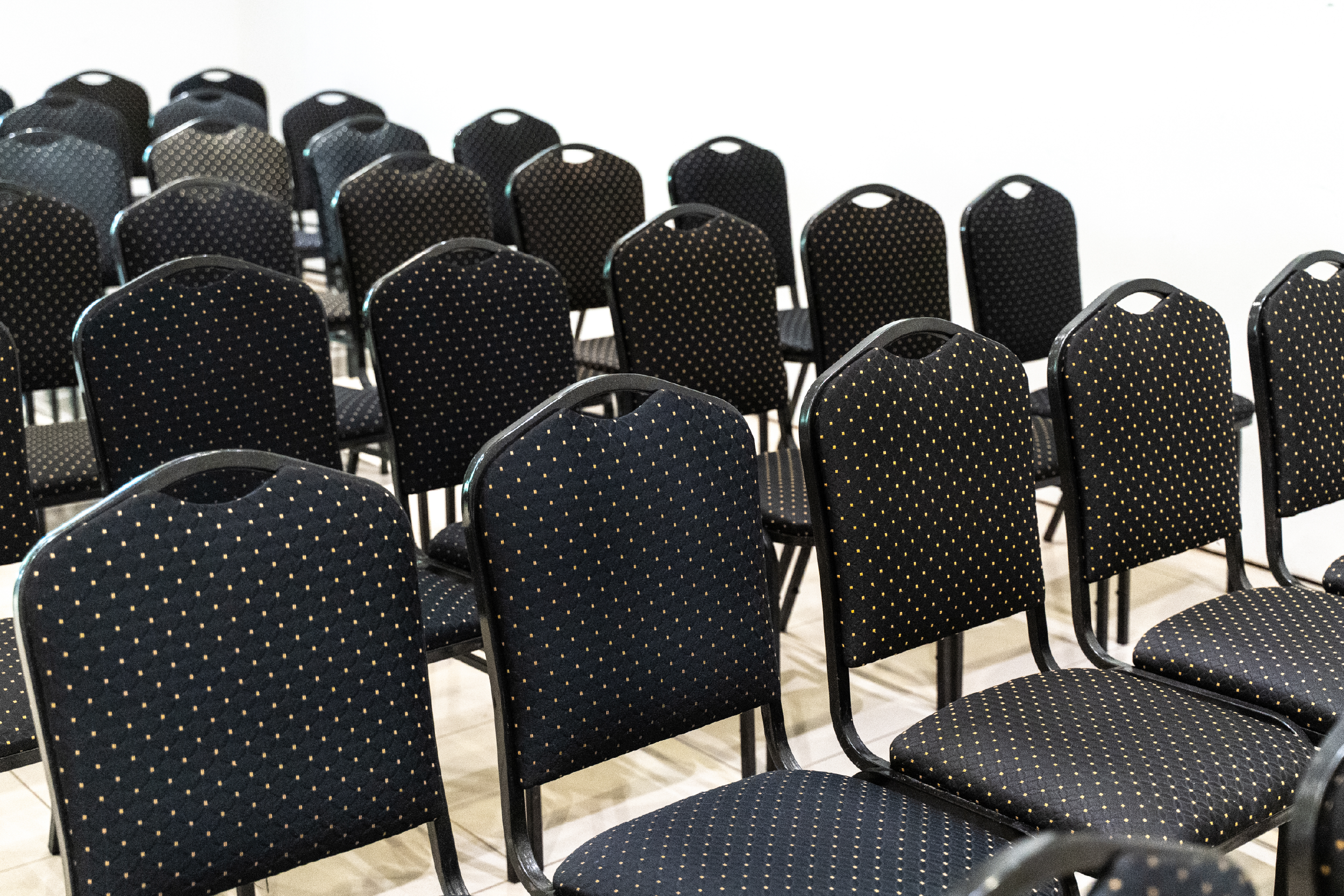 Sillas-Formato-Auditorio-Eventos-Empresariales-Delta-Eco